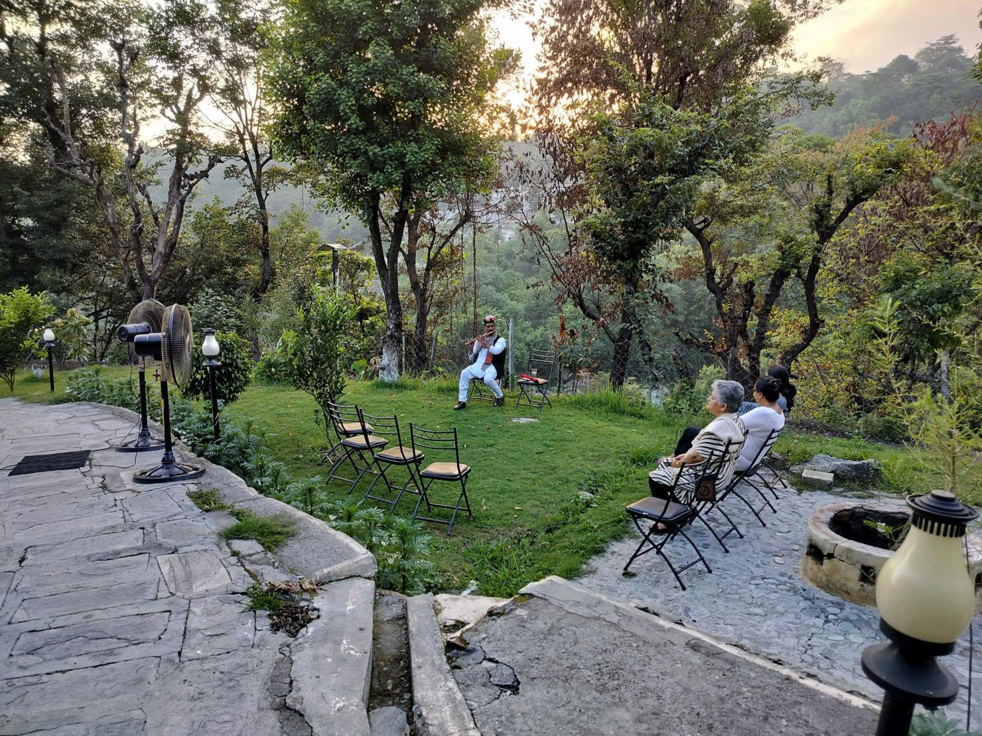 Dev Bhoomi Farms & Cottages Νταραμσάλα Εξωτερικό φωτογραφία