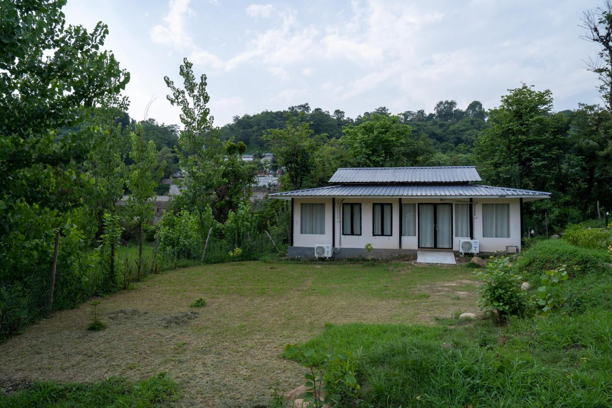 Dev Bhoomi Farms & Cottages Νταραμσάλα Εξωτερικό φωτογραφία