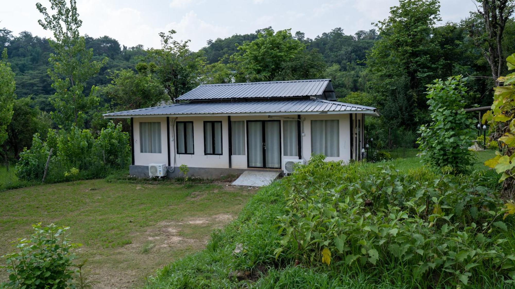 Dev Bhoomi Farms & Cottages Νταραμσάλα Εξωτερικό φωτογραφία