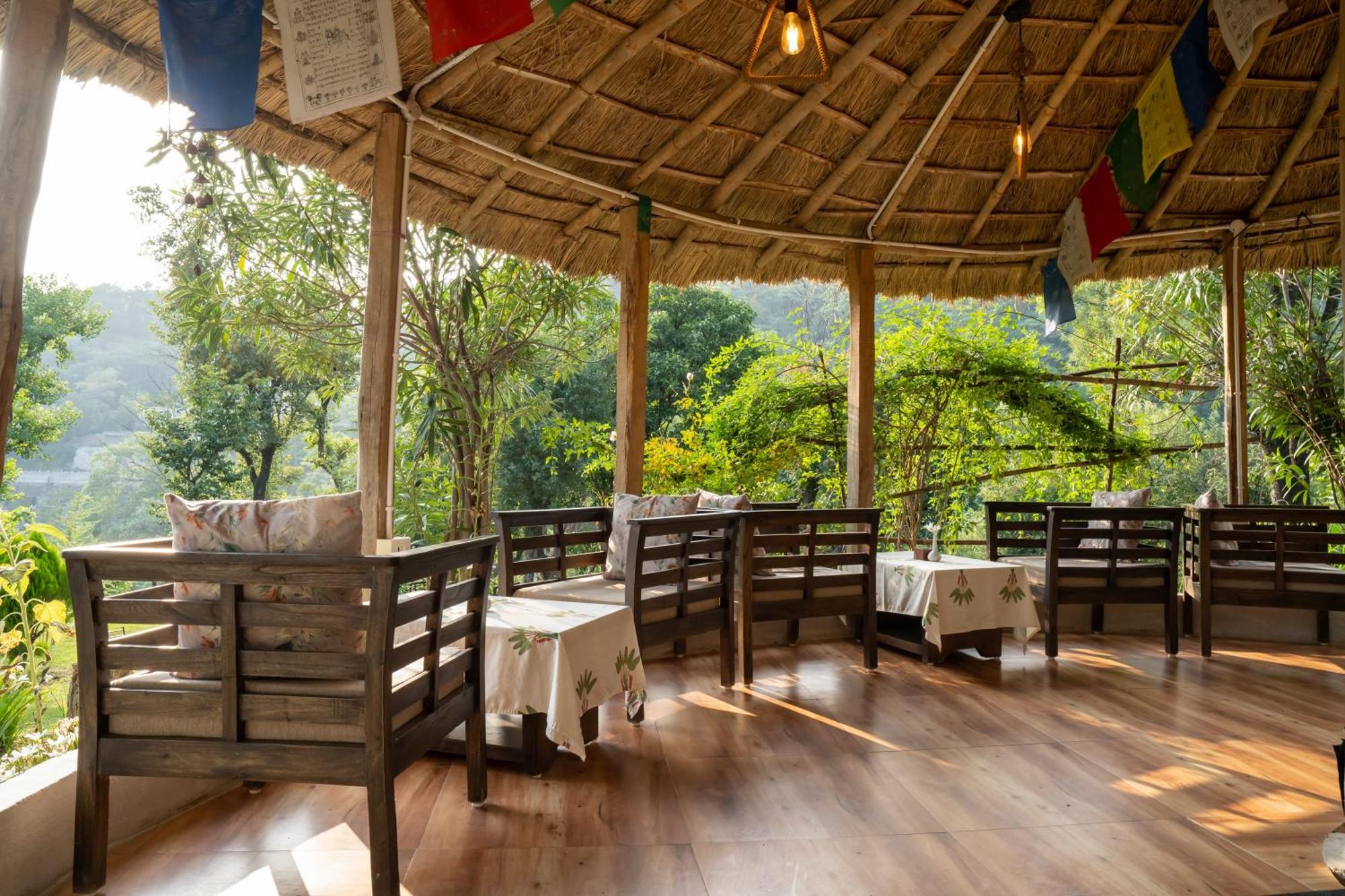 Dev Bhoomi Farms & Cottages Νταραμσάλα Εξωτερικό φωτογραφία