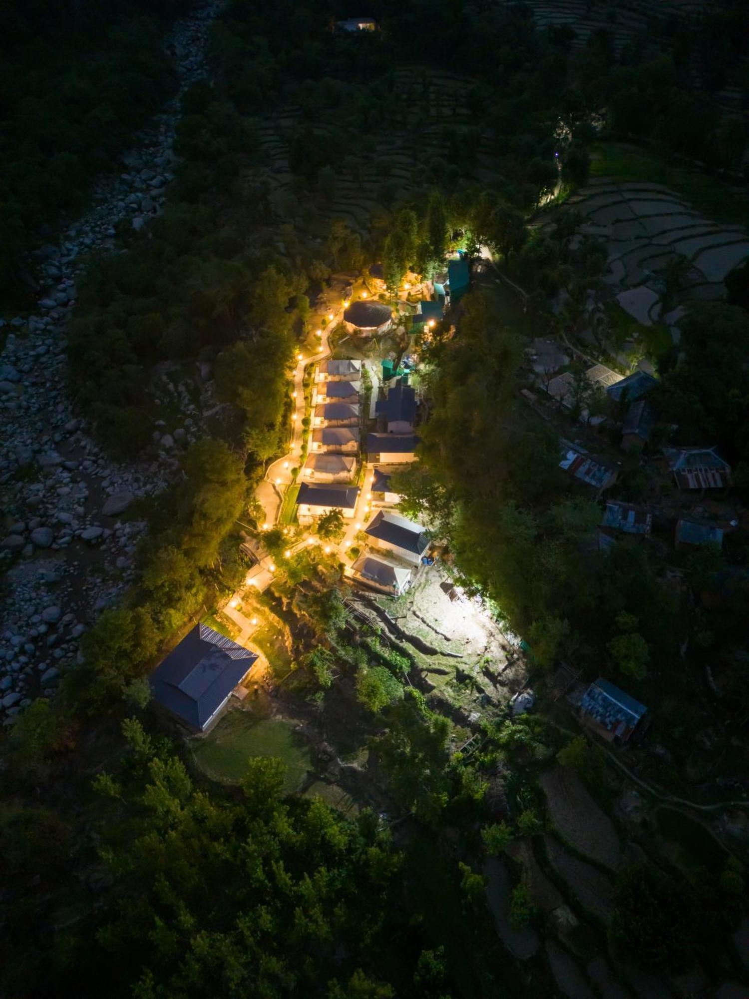 Dev Bhoomi Farms & Cottages Νταραμσάλα Εξωτερικό φωτογραφία