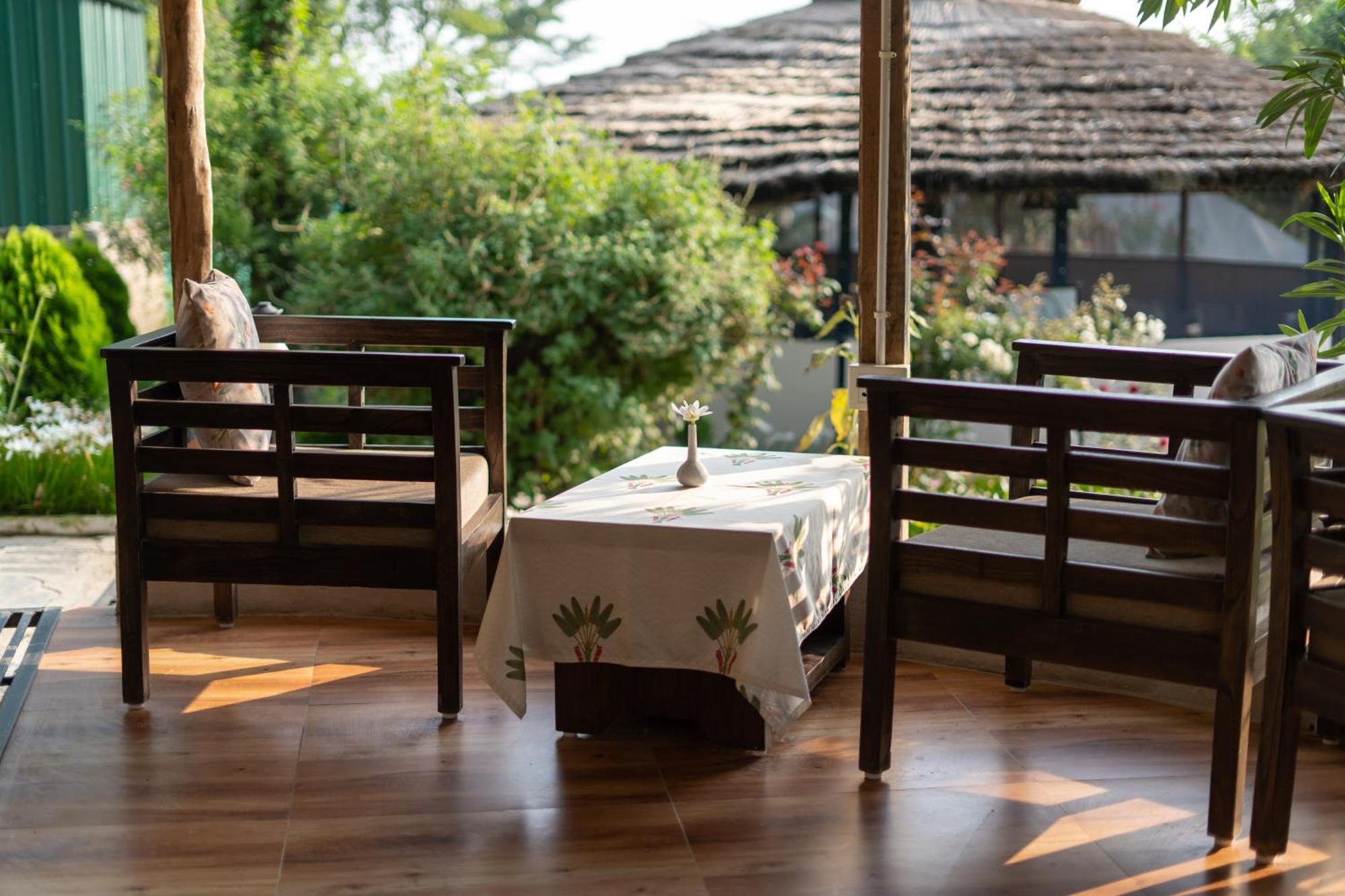 Dev Bhoomi Farms & Cottages Νταραμσάλα Εξωτερικό φωτογραφία