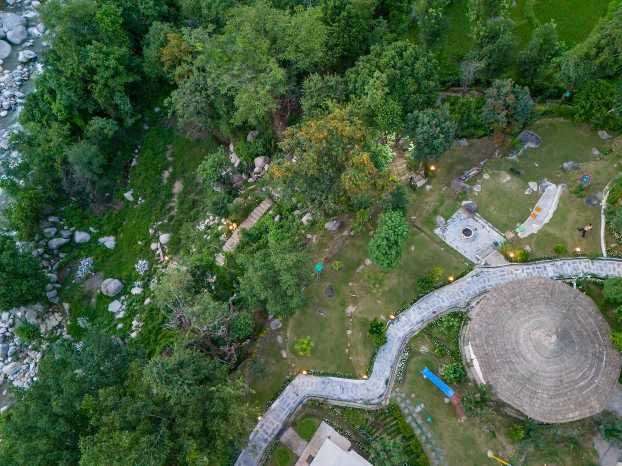 Dev Bhoomi Farms & Cottages Νταραμσάλα Εξωτερικό φωτογραφία