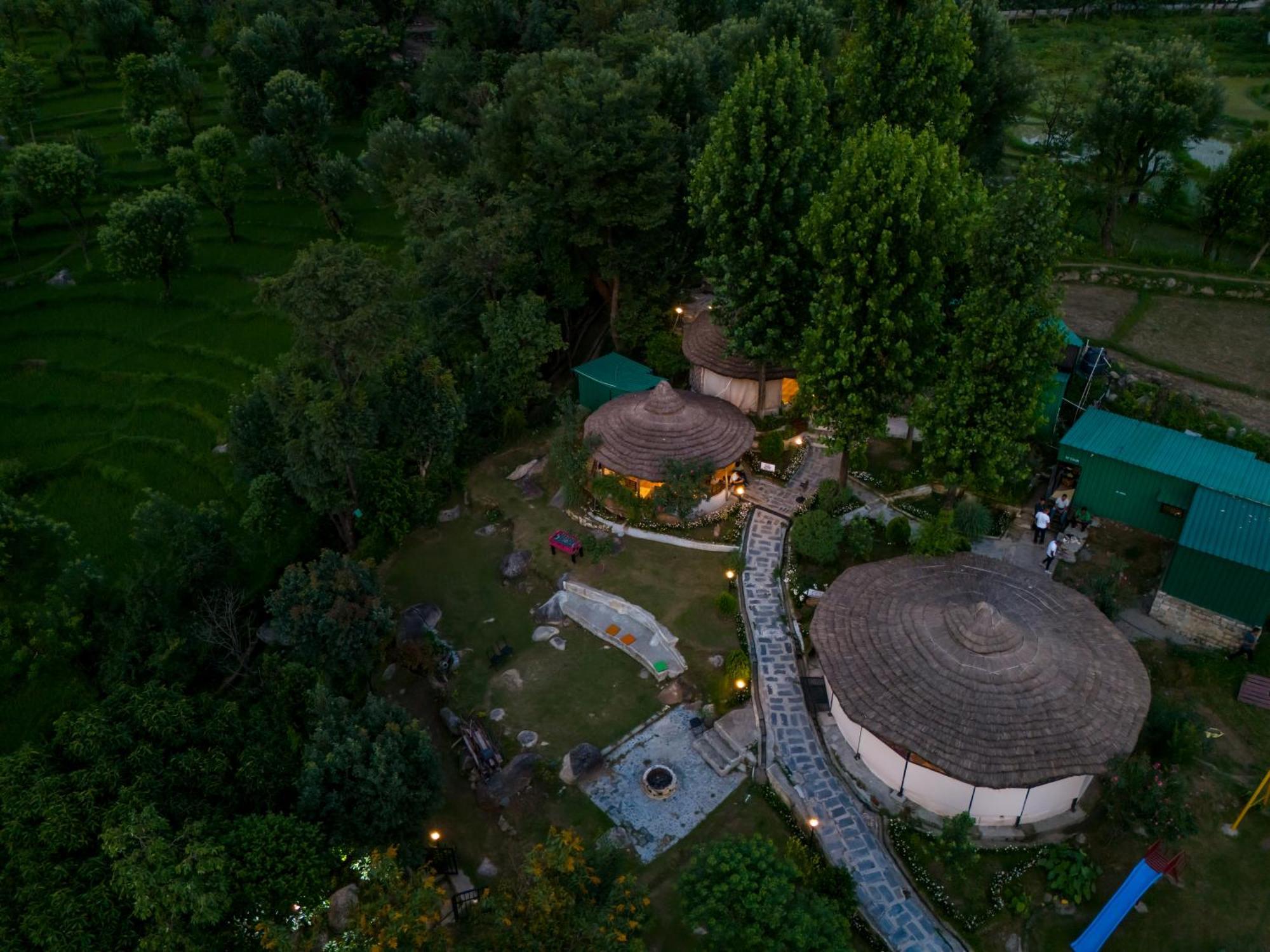 Dev Bhoomi Farms & Cottages Νταραμσάλα Εξωτερικό φωτογραφία