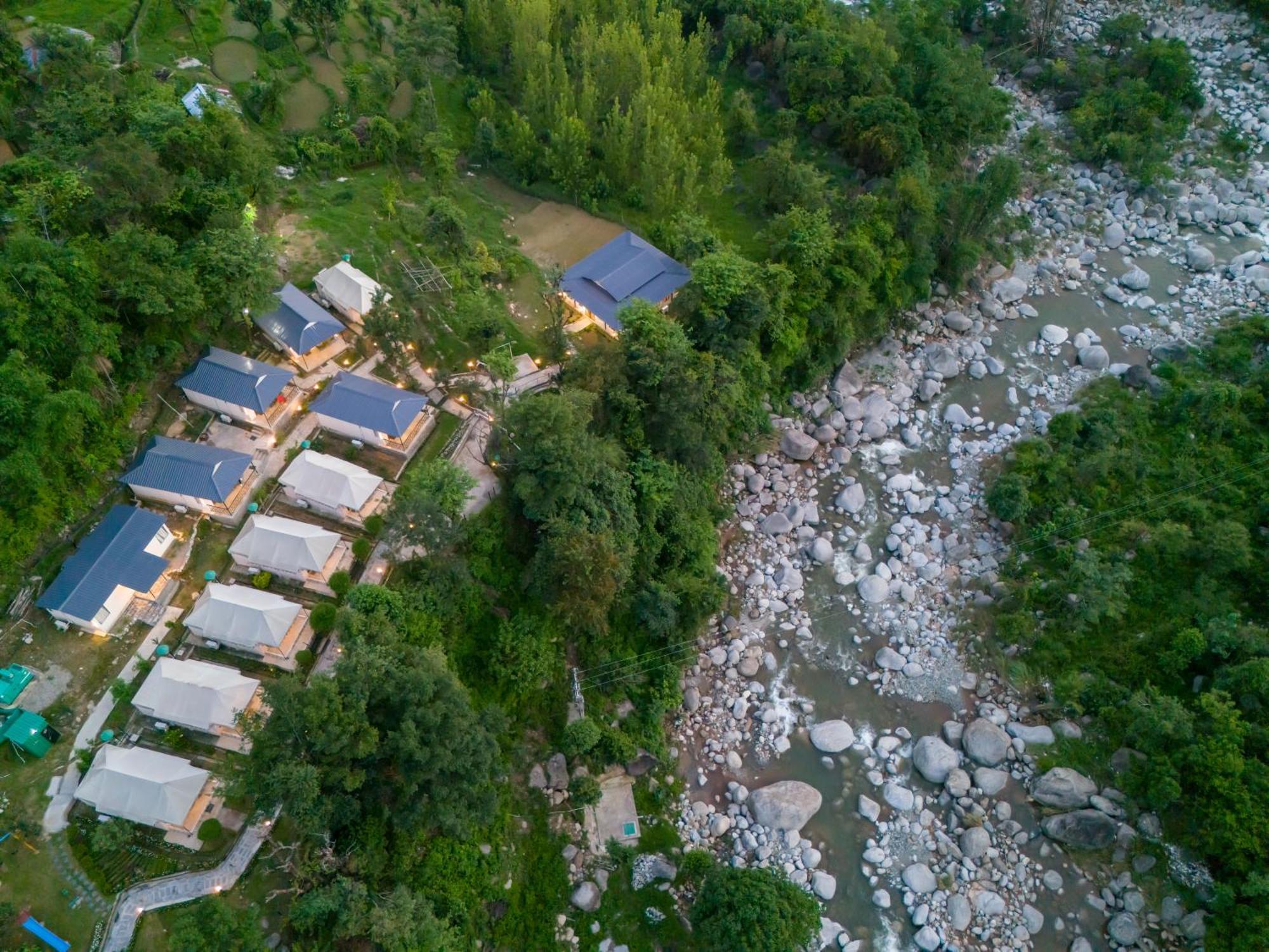 Dev Bhoomi Farms & Cottages Νταραμσάλα Εξωτερικό φωτογραφία
