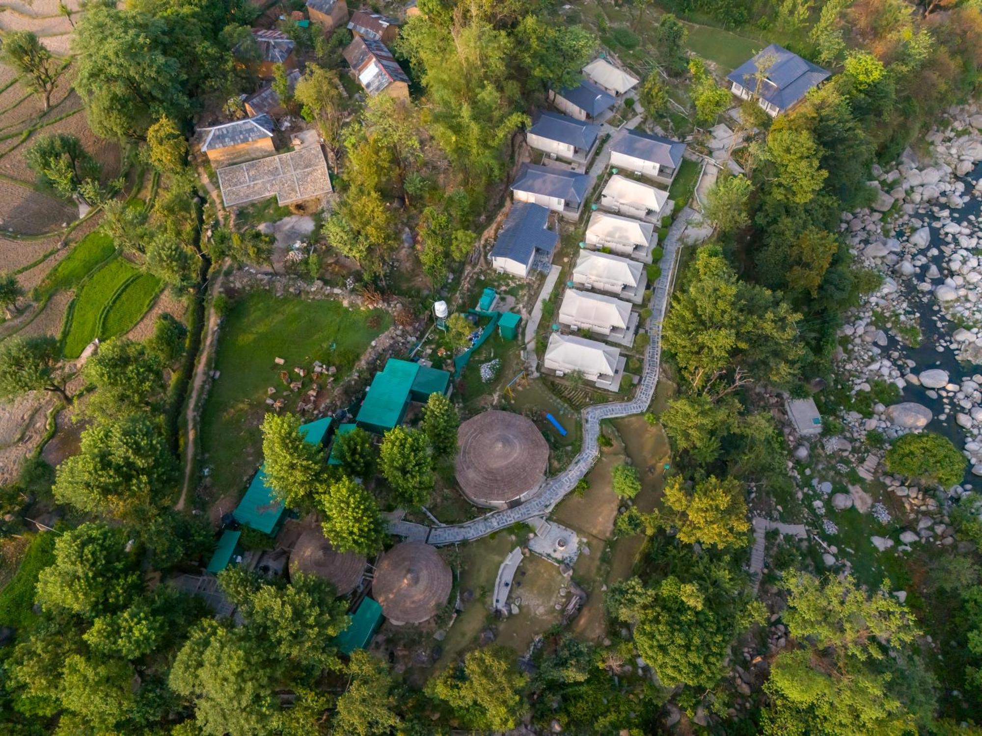Dev Bhoomi Farms & Cottages Νταραμσάλα Εξωτερικό φωτογραφία