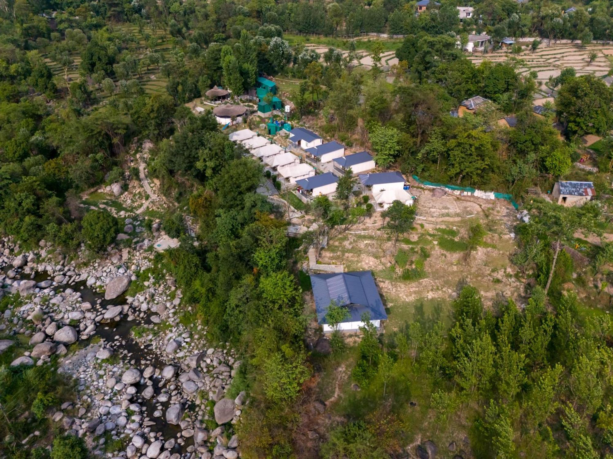 Dev Bhoomi Farms & Cottages Νταραμσάλα Εξωτερικό φωτογραφία