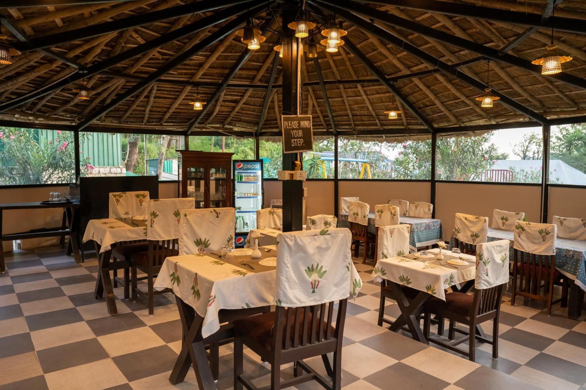 Dev Bhoomi Farms & Cottages Νταραμσάλα Εξωτερικό φωτογραφία