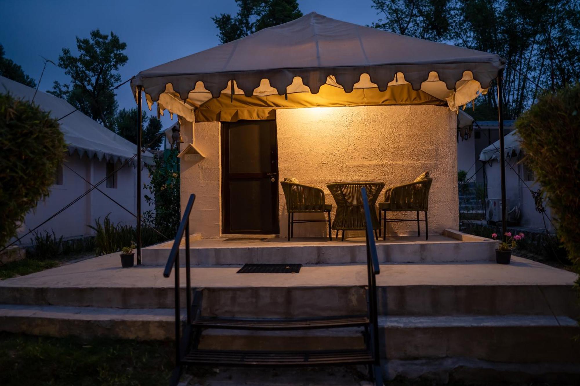 Dev Bhoomi Farms & Cottages Νταραμσάλα Εξωτερικό φωτογραφία