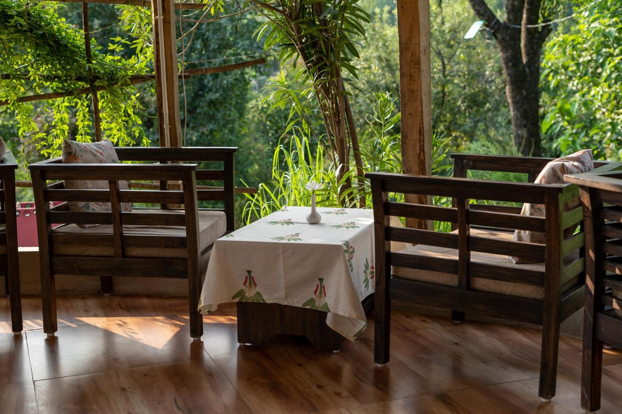 Dev Bhoomi Farms & Cottages Νταραμσάλα Εξωτερικό φωτογραφία