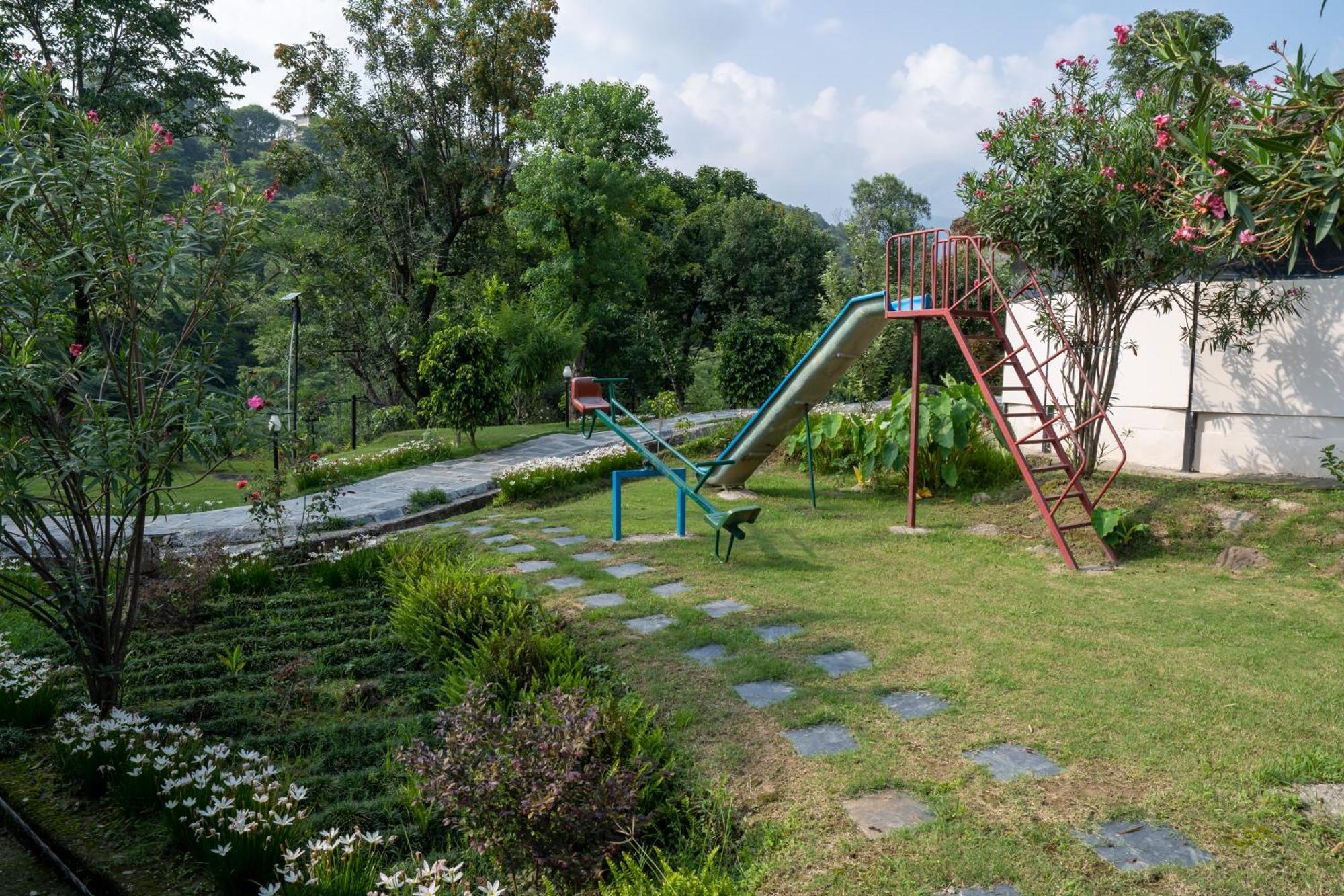 Dev Bhoomi Farms & Cottages Νταραμσάλα Εξωτερικό φωτογραφία